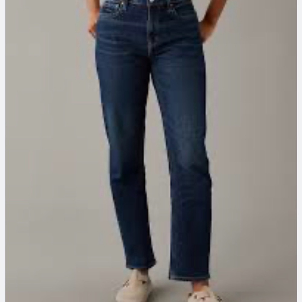 American Eagle Outfitters Women's Straight Leg Jeans in Dark Blue Wash